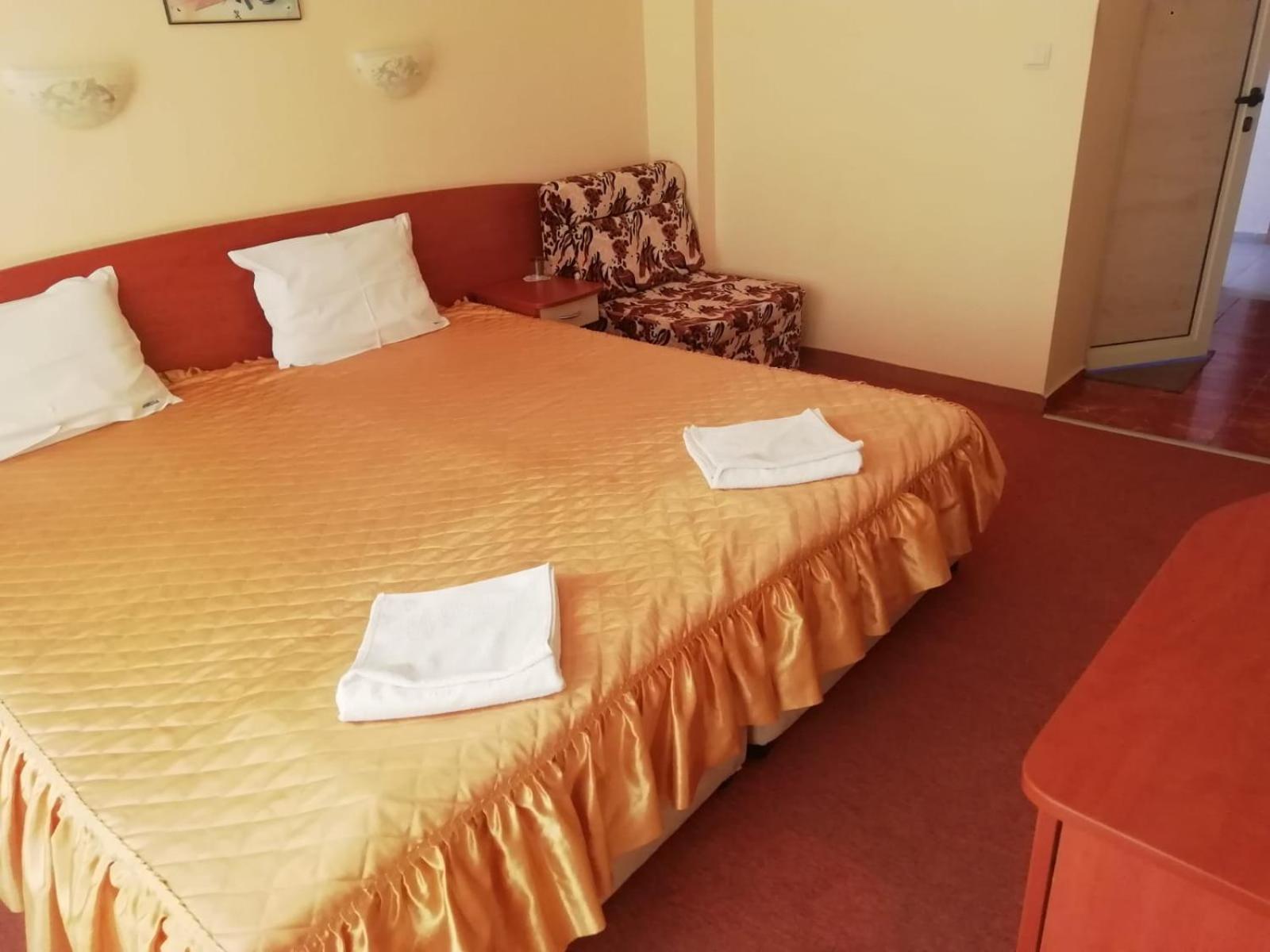 צרבו Family Hotel Mimosa מראה חיצוני תמונה