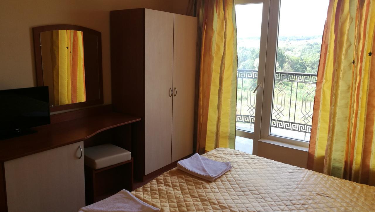 צרבו Family Hotel Mimosa מראה חיצוני תמונה